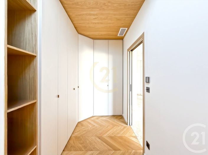Image No.22-3 Bed Apartment for sale