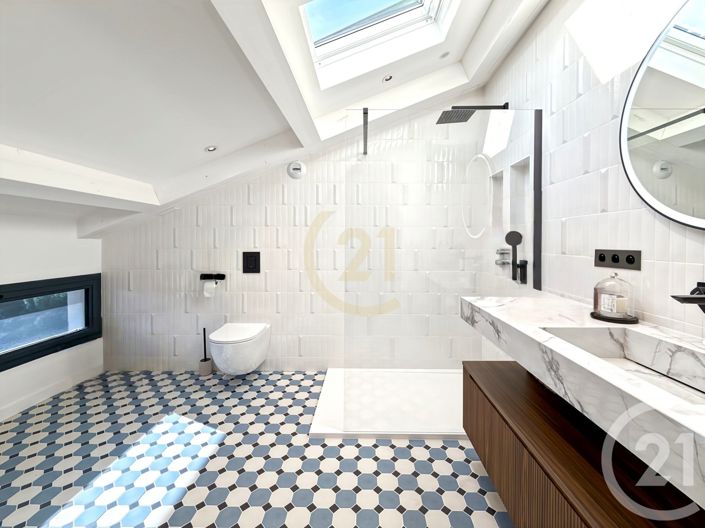 Image No.23-3 Bed Apartment for sale