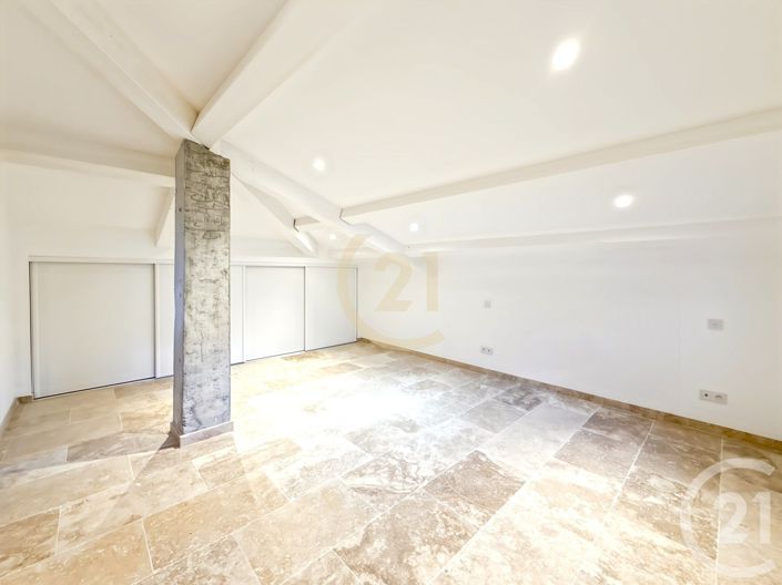 Image No.30-3 Bed Apartment for sale