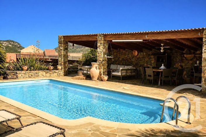Image No.17-4 Bed House for sale