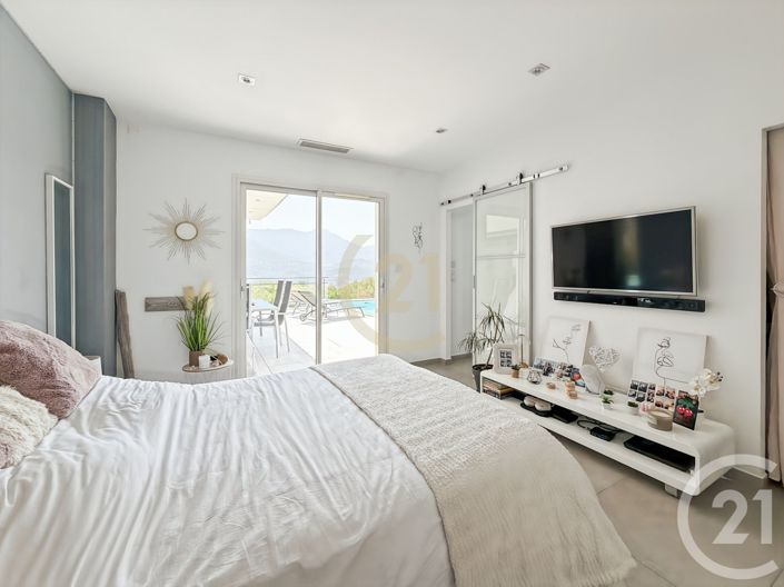 Image No.14-4 Bed House for sale