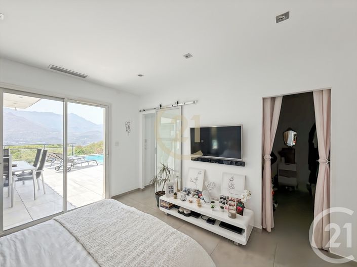 Image No.16-4 Bed House for sale