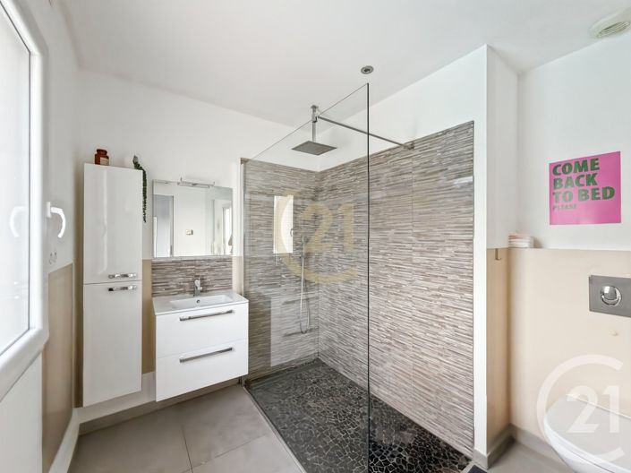 Image No.17-4 Bed House for sale