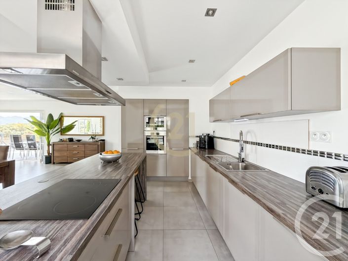Image No.9-4 Bed House for sale