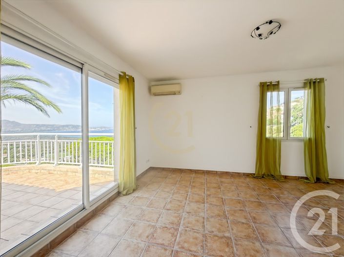 Image No.15-4 Bed House for sale