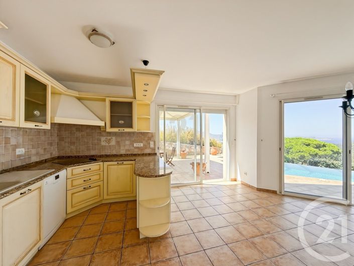 Image No.9-4 Bed House for sale