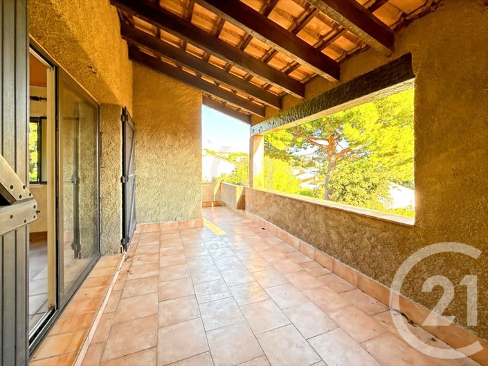Image No.10-3 Bed House for sale