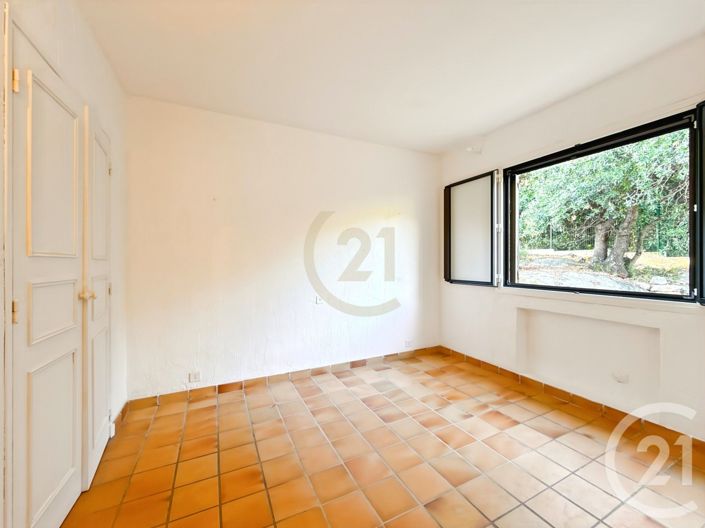 Image No.23-3 Bed House for sale