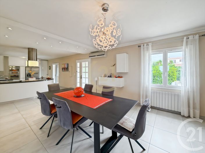 Image No.15-6 Bed House for sale