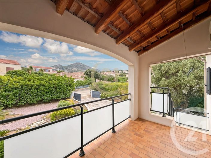 Image No.17-6 Bed House for sale