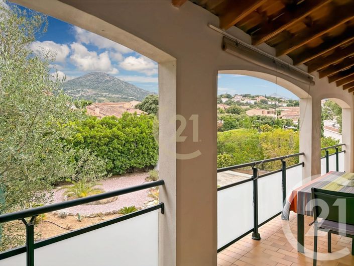 Image No.18-6 Bed House for sale