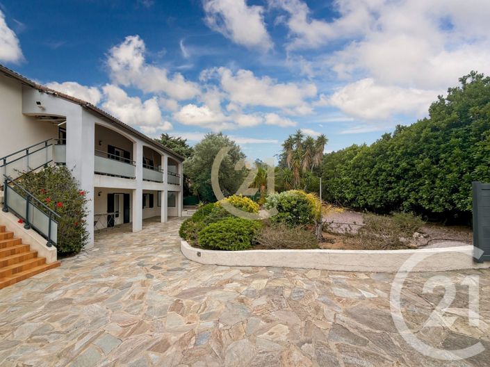 Image No.20-6 Bed House for sale