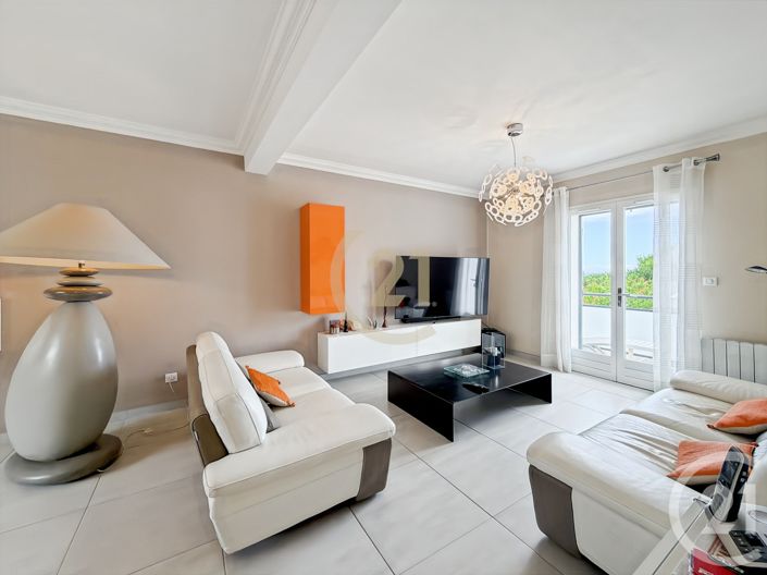 Image No.3-6 Bed House for sale