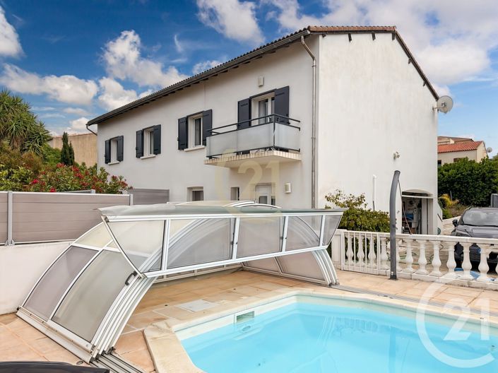 Image No.30-6 Bed House for sale