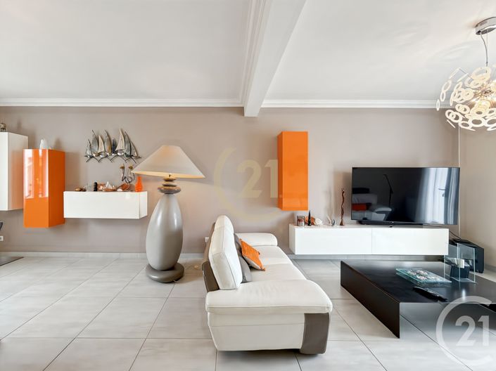 Image No.4-6 Bed House for sale