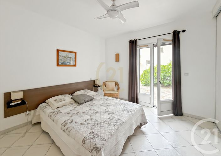 Image No.40-6 Bed House for sale