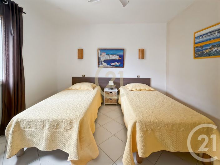 Image No.41-6 Bed House for sale