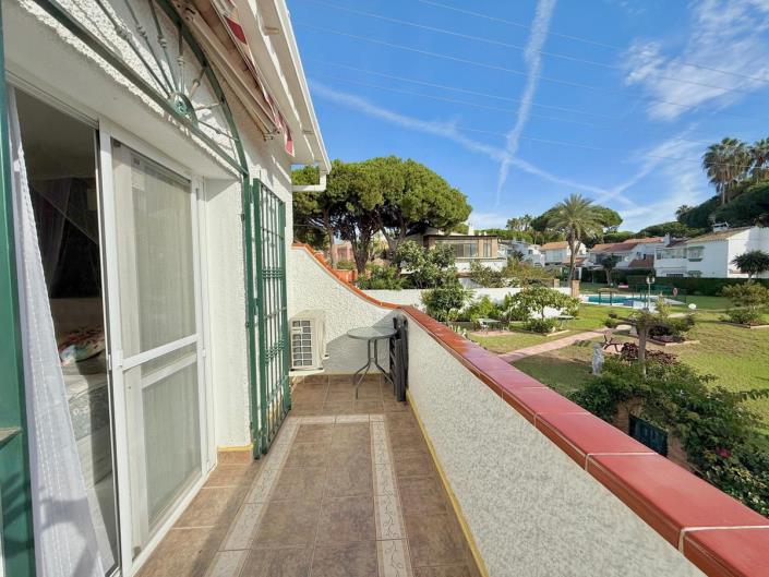 Image No.15-2 Bed Semi-Detached for sale