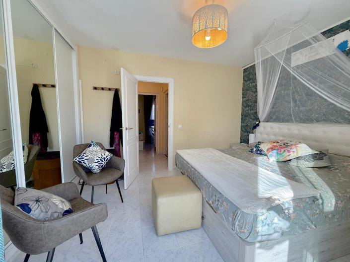 Image No.16-2 Bed Semi-Detached for sale