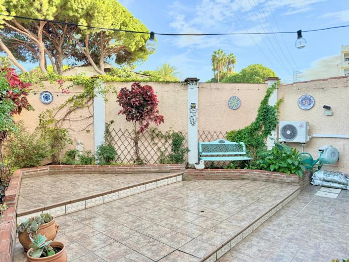 Image No.25-2 Bed Semi-Detached for sale