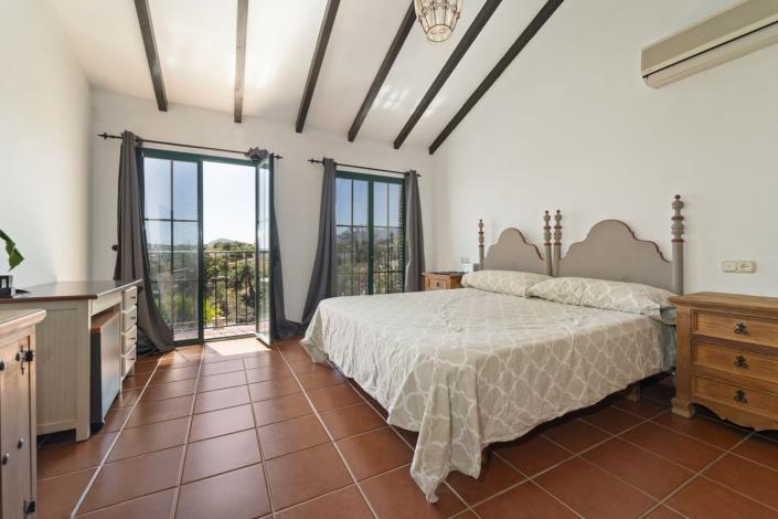 Image No.13-5 Bed Villa / Detached for sale