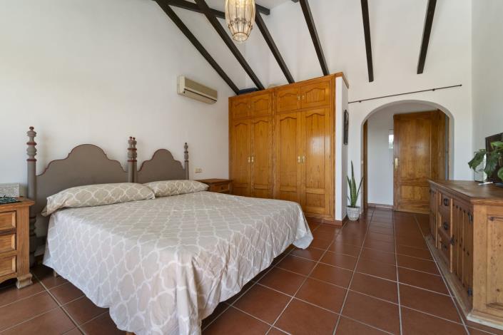 Image No.14-5 Bed Villa / Detached for sale