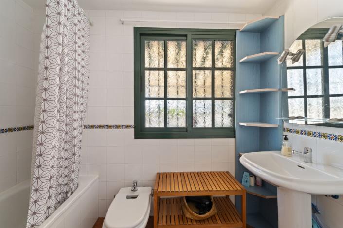 Image No.25-5 Bed Villa / Detached for sale