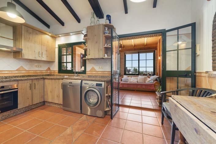 Image No.28-5 Bed Villa / Detached for sale