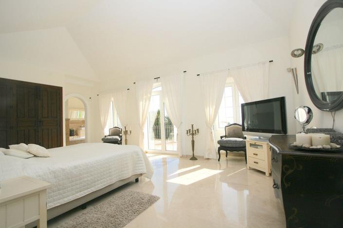 Image No.11-5 Bed Villa / Detached for sale