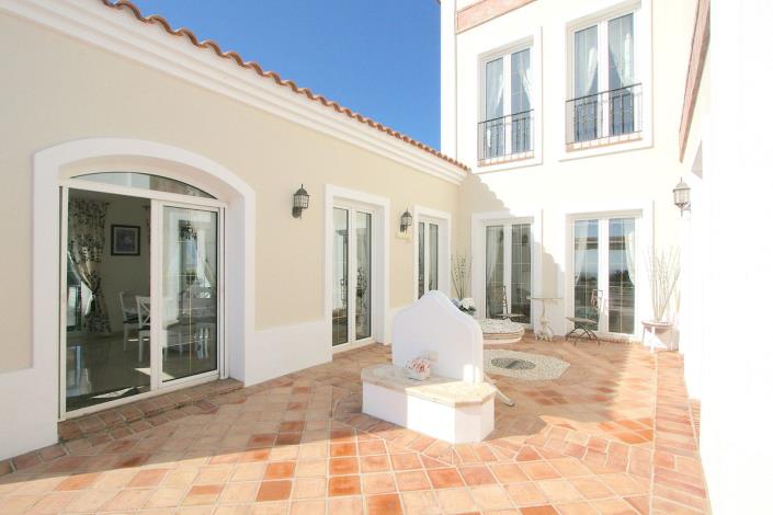 Image No.38-5 Bed Villa / Detached for sale