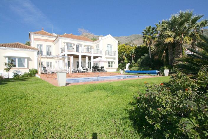 Image No.45-5 Bed Villa / Detached for sale