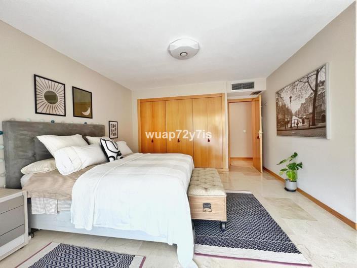 Image No.9-3 Bed Apartment for sale