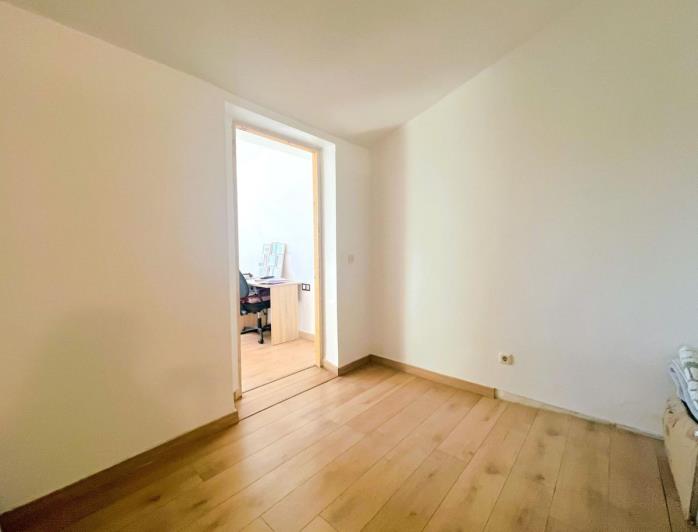 Image No.5-3 Bed Semi-Detached for sale
