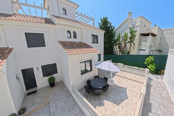 Image No.2-Maison de ville de 3 chambres à vendre à Estepona