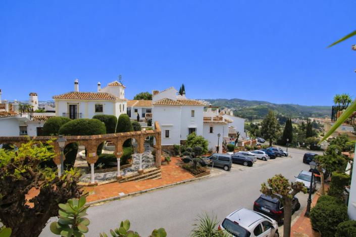 Image No.6-2 Bed Townhouse for sale