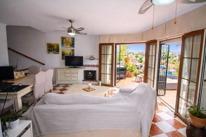 Image No.7-2 Bed Townhouse for sale