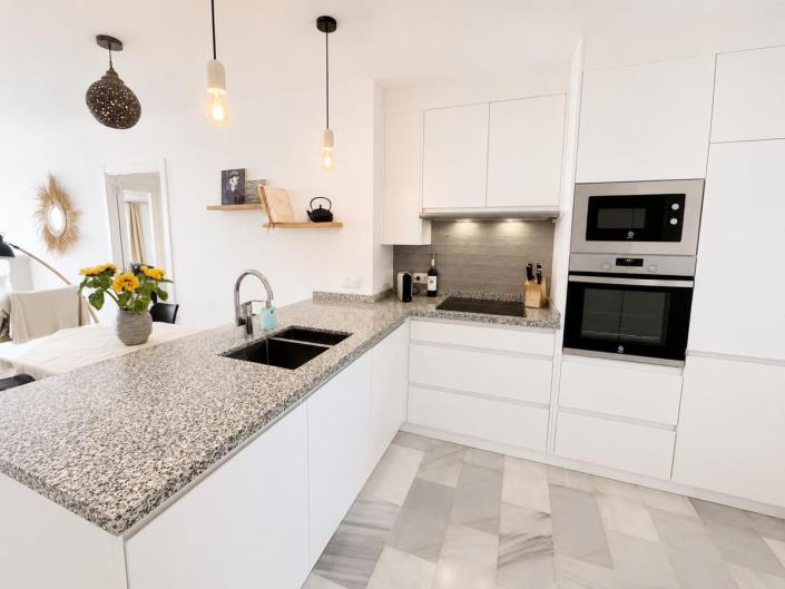 Image No.8-2 Bed Apartment for sale