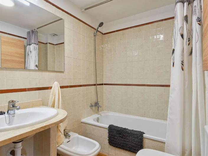 Image No.31-3 Bed Townhouse for sale