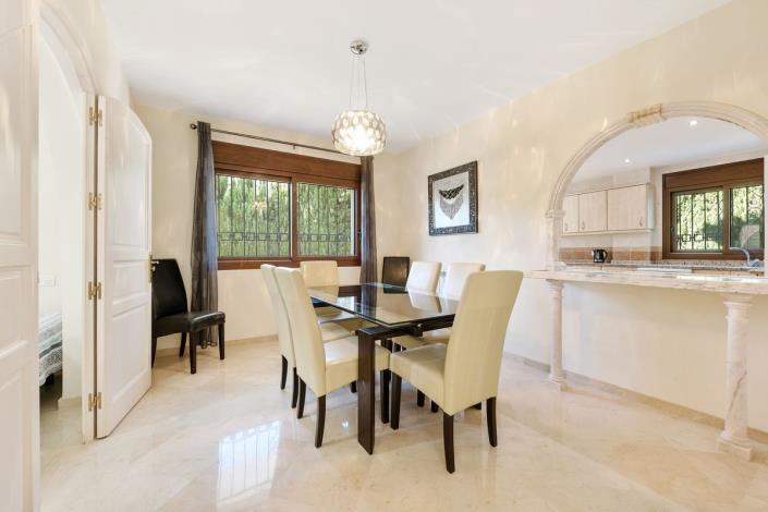 Image No.4-5 Bed Villa / Detached for sale