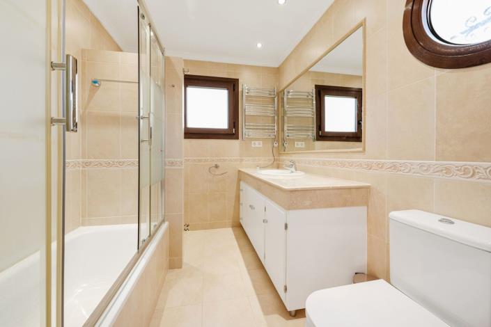 Image No.11-5 Bed Villa / Detached for sale