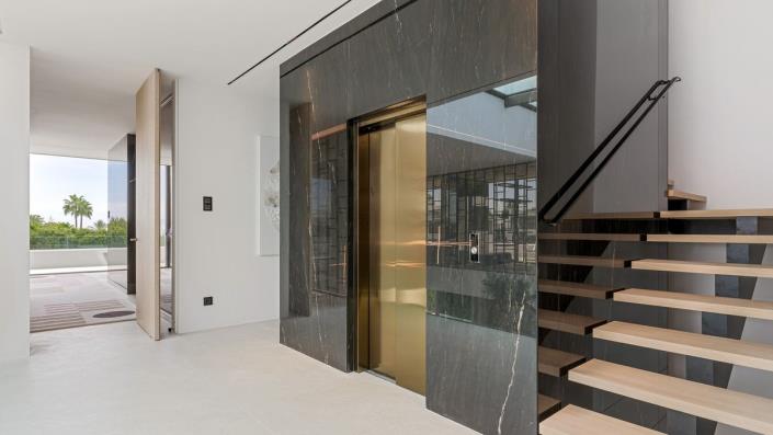 Image No.7-5 Bed Villa / Detached for sale