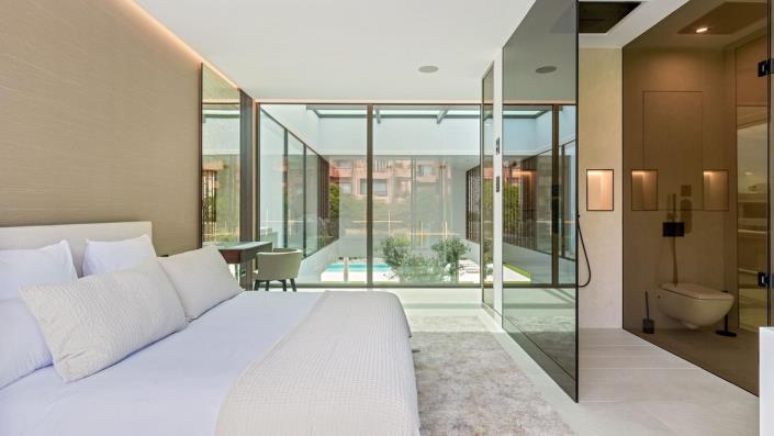 Image No.10-5 Bed Villa / Detached for sale
