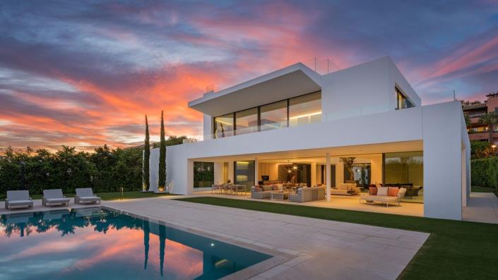 Image No.12-5 Bed Villa / Detached for sale