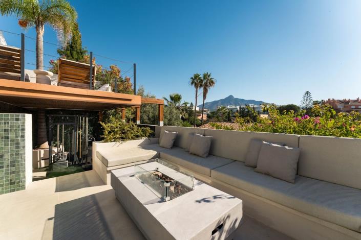Image No.5-5 Bed Villa / Detached for sale