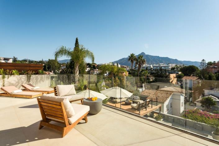 Image No.10-5 Bed Villa / Detached for sale