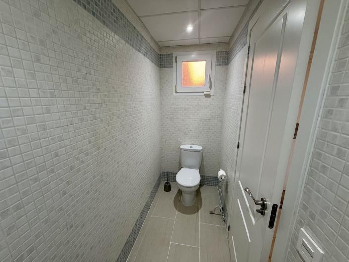 Image No.8-5 Bed Townhouse for sale