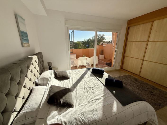 Image No.12-5 Bed Townhouse for sale