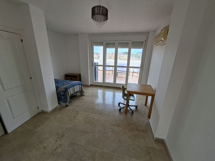 Image No.25-3 Bed Apartment for sale