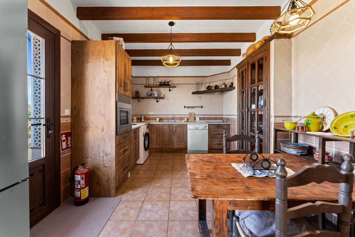 Image No.3-4 Bed Villa for sale