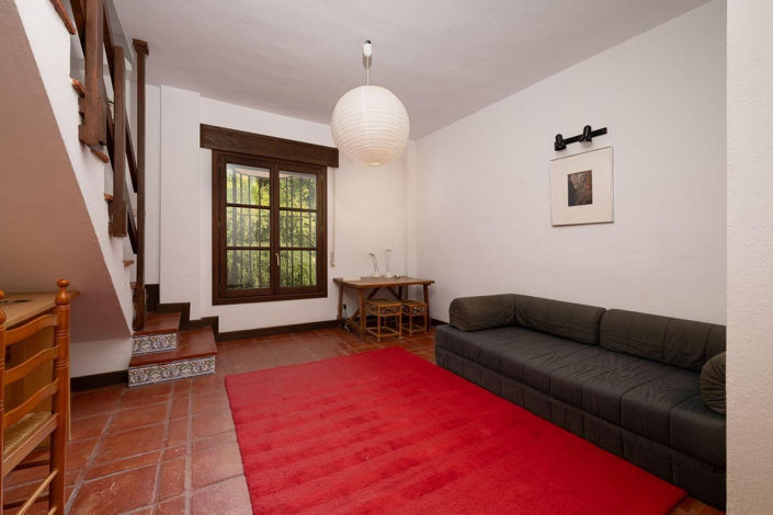 Image No.15-6 Bed Villa for sale